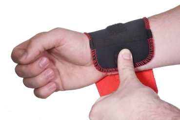 TSM Handmanschette Pro 2215 Neoprenbandage für das Handgelenk Hilfe beim Anziehen